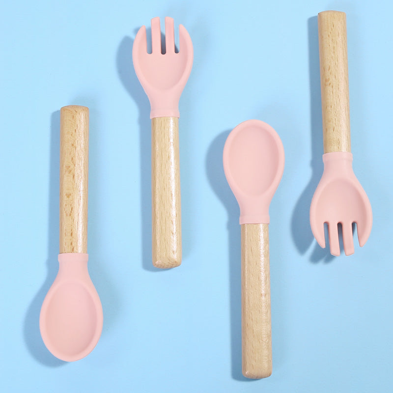 Cucharas y tenedores infantiles de silicona grado alimentario con mango de madera natural