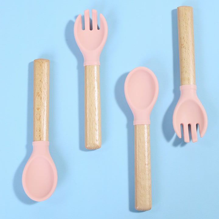 Cucharas y tenedores infantiles de silicona grado alimentario con mango de madera natural