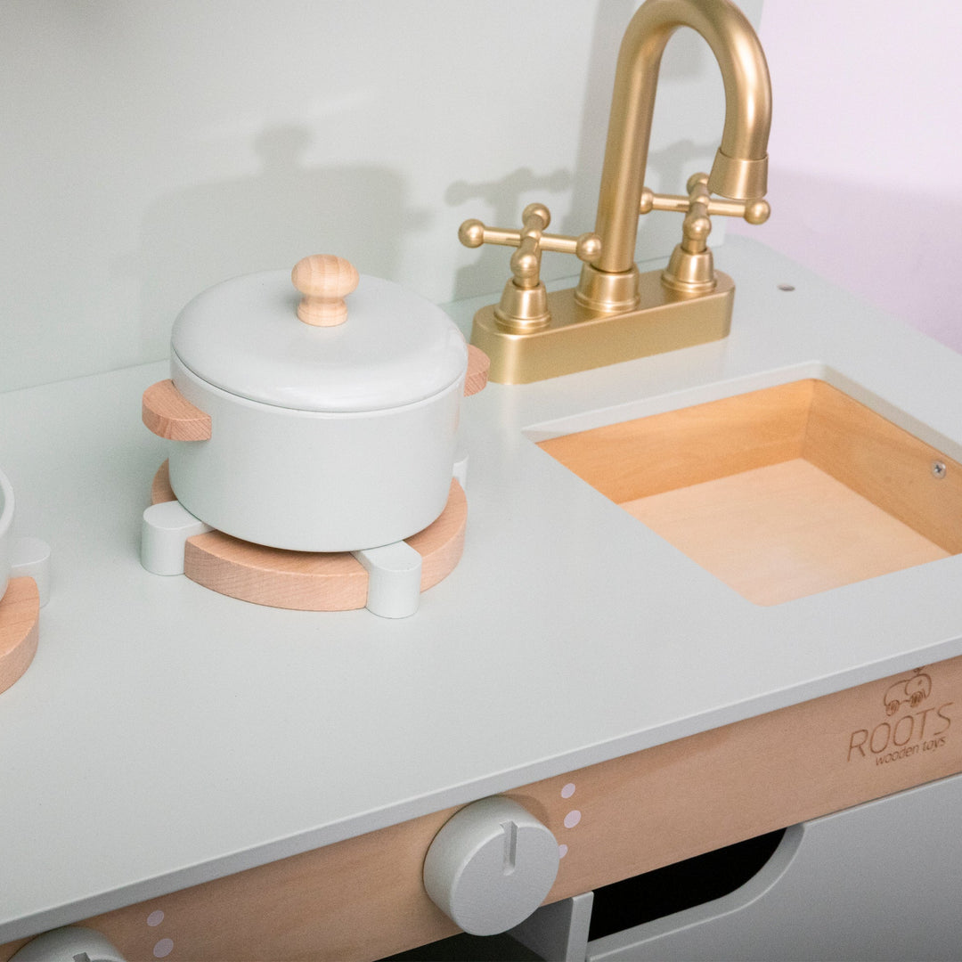 Lavaplatos y olla de cocina de juguete verde de madera estilo Montessori para niños