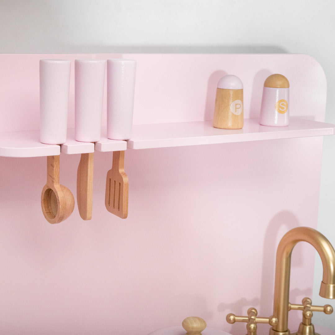 Accesorios de cocina de juguete rosados de madera estilo Montessori para niños
