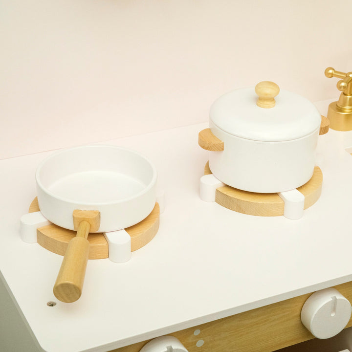 Sartén y olla de cocina de juguete verde de madera estilo Montessori para niños