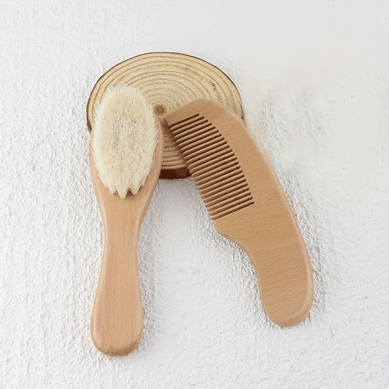 Set de cepillo y peine de madera para bebé con cerdas naturales suaves