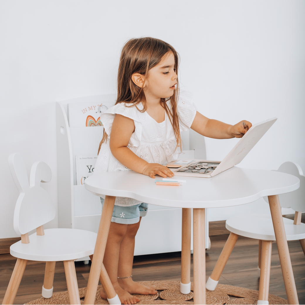 Notebook de madera de juguete con letras, números y tizas para niños