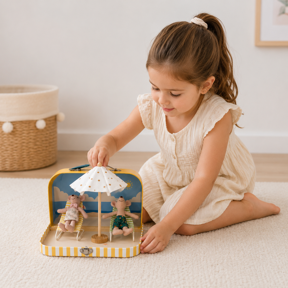 Set de playa de ratoncitos en maleta de tela, juego simbólico para niños